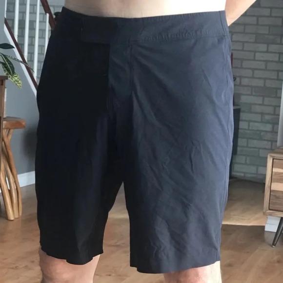 Lululemon Black Studio Shorts Hybrid Swim Surfing Yoga Gym Size 38 - Picture 1 of 10